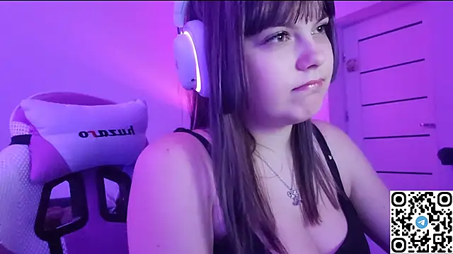 KristiBloom online show from 12-15-25, 09:53