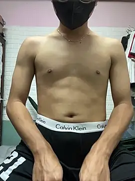 Boyshuaaa online show from 10-27-25, 02:40