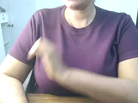 Snapshot of Meadow_rain1 chatting on 10-16-25, 04:37 Meadow rain1 online show from 10-16-25, 04:37