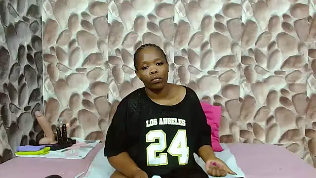 Bigboobsbooty online show from 11-17-25, 04:44