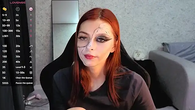 kitti sweett online show from 10-31-25, 06:15