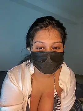 Monica  Bellucci   online show from 02-15-26, 05:12