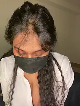 Monica  Bellucci   online show from 01-16-26, 06:01