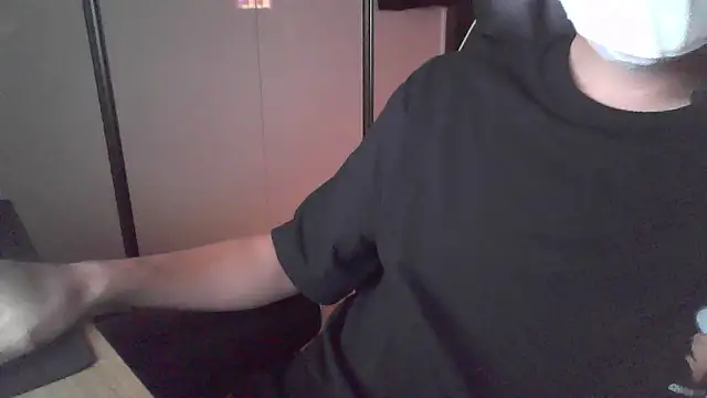 liong02 online show from 10-05-25, 05:25