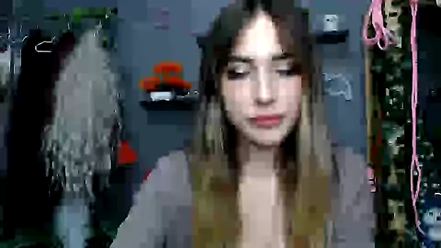 Snapshot of Walleriana chatting on 10-14-25, 09:36 Walleriana online show from 10-14-25, 09:36