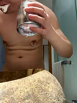 yichengm online show from 11-20-25, 05:24