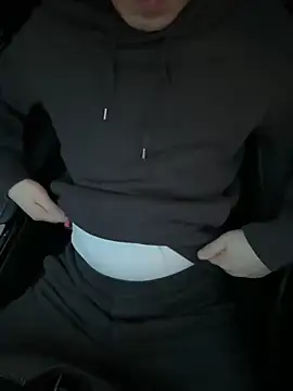 Snapshot of yichengm chatting on 10-25-25, 10:25 yichengm online show from 10-25-25, 10:25