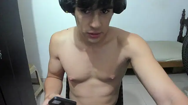 Snapshot of max_morris66 chatting on 10-18-25, 03:08 max morris66 online show from 10-18-25, 03:08