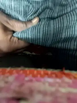 Snapshot of Sexdriver21 chatting on 01-18-26, 05:27 Sexdriver21 online show from 01-18-26, 05:27