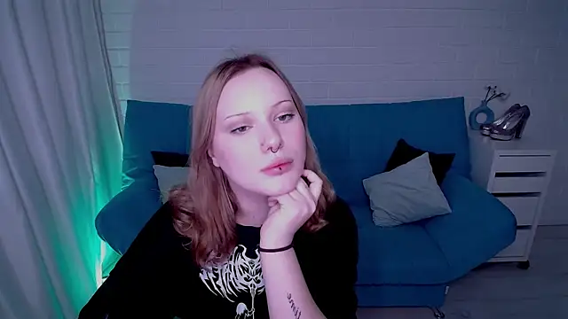 Snapshot of AuroraMour chatting on 10-08-25, 05:13 AuroraMour online show from 10-08-25, 05:13