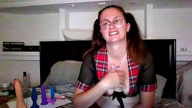 xcrazzycat online show from 10-14-25, 08:09