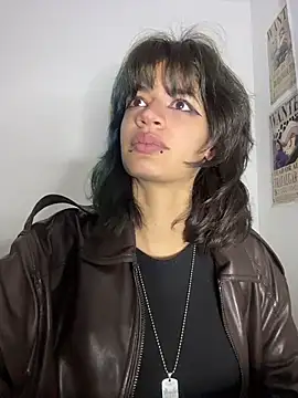 sukulaurens online show from 06-24-26, 04:11