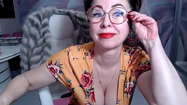 Snapshot of Arisa5000 chatting on 10-30-25, 02:36 Arisa5000 online show from 10-30-25, 02:36