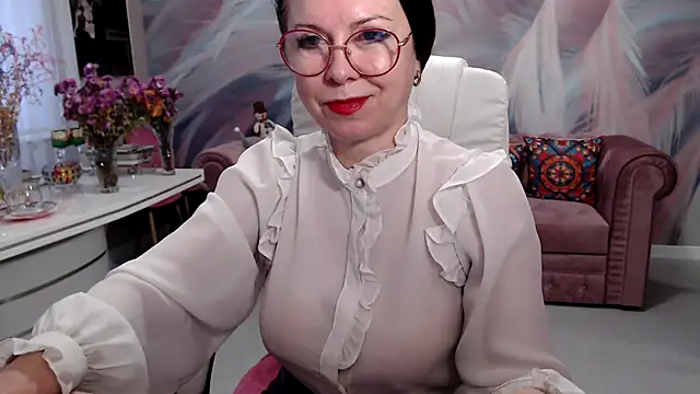 Snapshot of Arisa5000 chatting on 11-18-25, 07:11 Arisa5000 online show from 11-18-25, 07:11