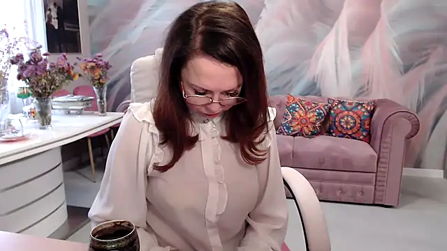 Snapshot of Arisa5000 chatting on 11-21-25, 12:26 Arisa5000 online show from 11-21-25, 12:26