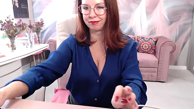 Snapshot of Arisa5000 chatting on 11-25-25, 08:14 Arisa5000 online show from 11-25-25, 08:14