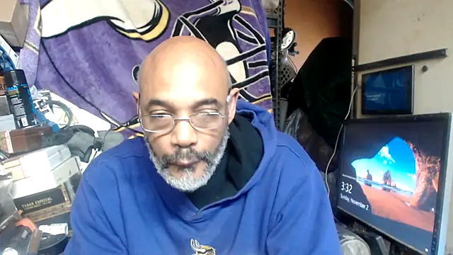 A CIGAR MAN online show from 11-02-25, 08:36