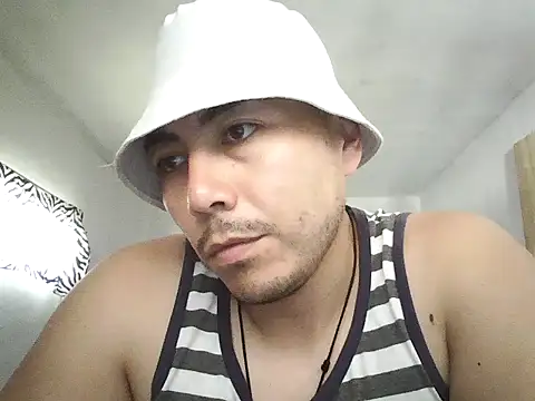 Snapshot of Lucius-08 chatting on 12-02-25, 04:09 Lucius-08 online show from 12-02-25, 04:09
