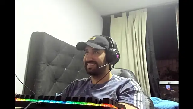 coolfriki online show from 05-02-26, 01:22