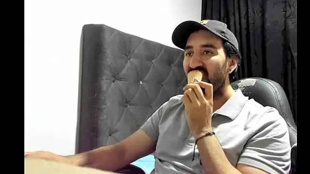 coolfriki online show from 11-10-25, 04:17