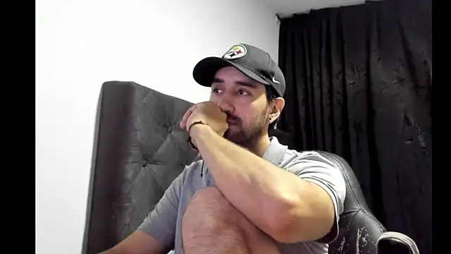 coolfriki online show from 10-28-25, 03:18