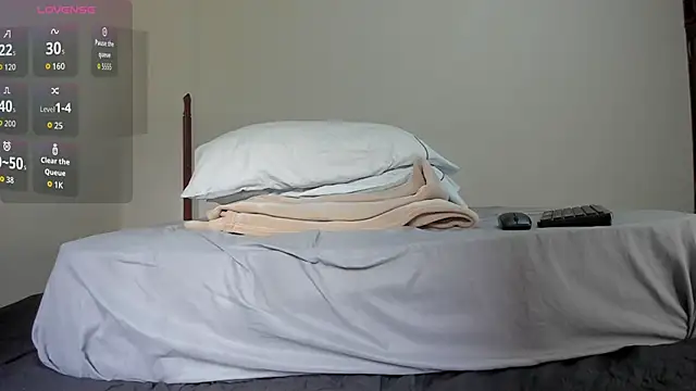 Snapshot of HeyJake_ chatting on 10-22-25, 04:28 HeyJake  online show from 10-22-25, 04:28