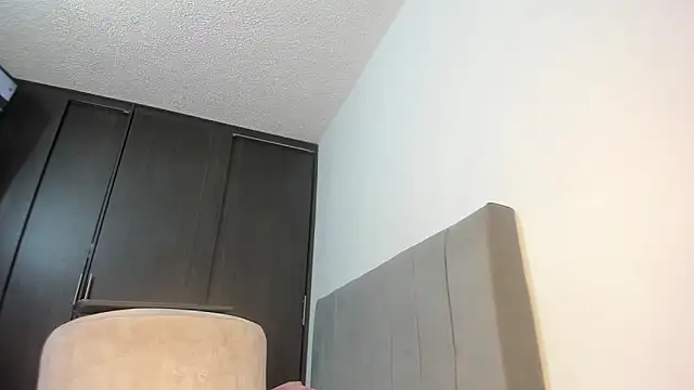 Snapshot of emy_collyns chatting on 02-17-26, 02:42 emy collyns online show from 02-17-26, 02:42