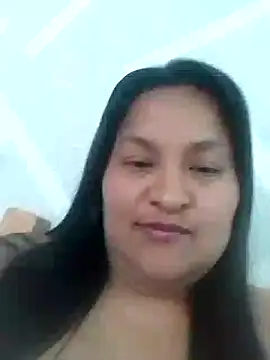 Snapshot of lucia00xx chatting on 10-13-25, 12:51 lucia00xx online show from 10-13-25, 12:51