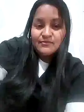 Snapshot of lucia00xx chatting on 10-21-25, 11:48 lucia00xx online show from 10-21-25, 11:48