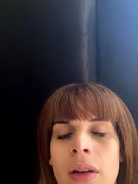 nicollylazulli online show from 11-18-25, 07:17