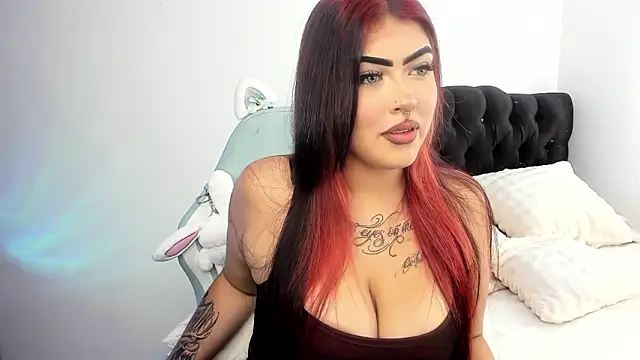 hollycute   online show from 03-05-26, 06:37