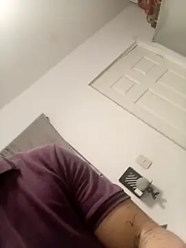 Snapshot of MRDXXX12 chatting on 10-24-25, 09:14 MRDXXX12 online show from 10-24-25, 09:14