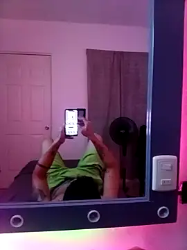 Snapshot of MRDXXX12 chatting on 10-24-25, 06:45 MRDXXX12 online show from 10-24-25, 06:45