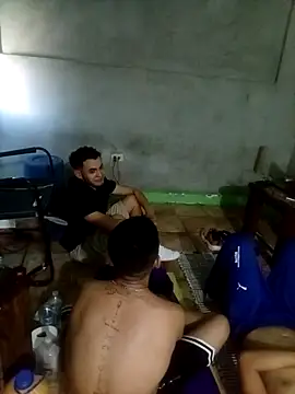 Snapshot of MRDXXX12 chatting on 11-08-25, 03:15 MRDXXX12 online show from 11-08-25, 03:15