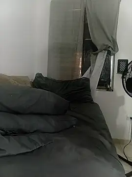 Snapshot of MRDXXX12 chatting on 11-15-25, 03:27 MRDXXX12 online show from 11-15-25, 03:27