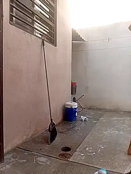 Snapshot of MRDXXX12 chatting on 10-20-25, 06:19 MRDXXX12 online show from 10-20-25, 06:19