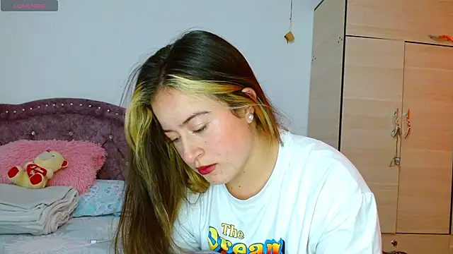 Hanssel tess online show from 10-22-25, 05:01