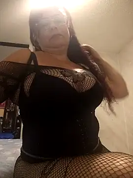 Snapshot of Kamila70 chatting on 12-16-25, 02:38 Kamila70 online show from 12-16-25, 02:38