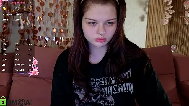 Snapshot of Barbara_Mitchel chatting on 02-15-26, 01:06 Barbara Mitchel online show from 02-15-26, 01:06