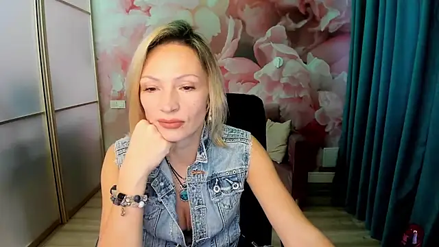 AlinaMoor online show from 11-29-25, 06:46