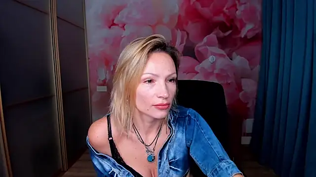 AlinaMoor online show from 12-05-25, 06:45