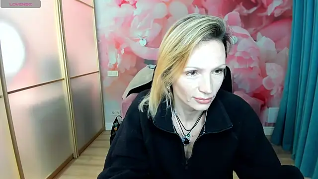 AlinaMoor online show from 12-19-25, 06:54