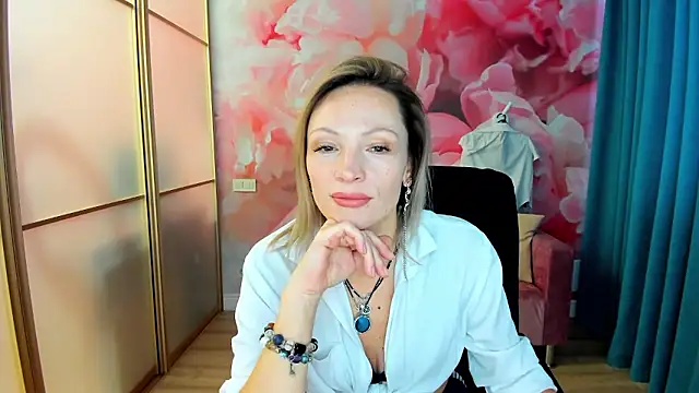 AlinaMoor online show from 01-17-26, 06:50