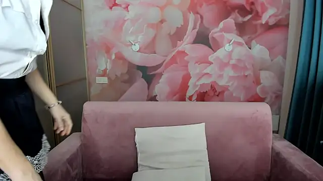 AlinaMoor online show from 02-06-26, 12:50