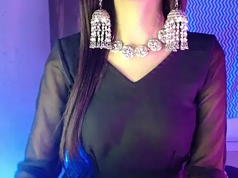 Roiseeee online show from 03-17-26, 04:04