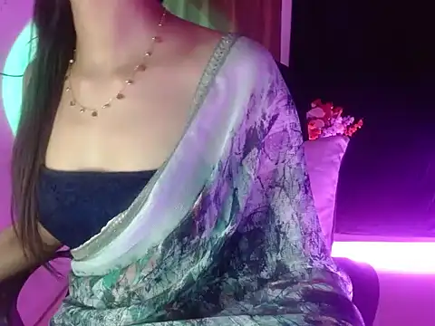 Roiseeee online show from 04-11-26, 05:04