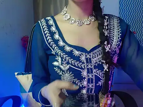 Roiseeee online show from 03-14-26, 05:13