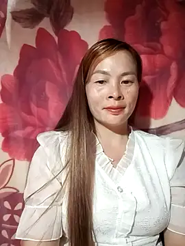 Snapshot of lucky774- chatting on 10-20-25, 12:27 lucky774- online show from 10-20-25, 12:27