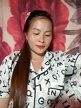 Snapshot of lucky774- chatting on 10-13-25, 01:34 lucky774- online show from 10-13-25, 01:34