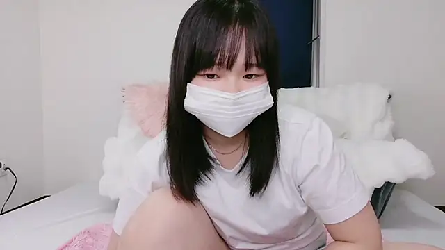 Snapshot of Nagi_25 chatting on 10-16-25, 08:11 Nagi 25 online show from 10-16-25, 08:11